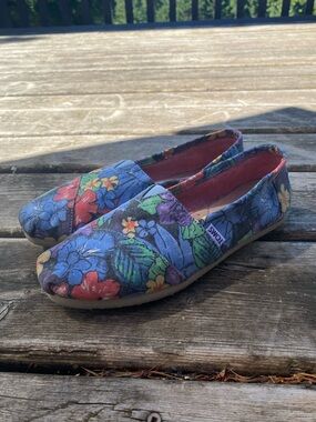 Toms Faded Tropical Floral Canvas Slip-Ons